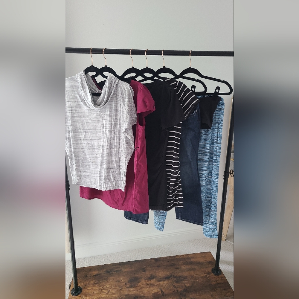Women's Maternity shirt, Jeans, Leggings bundle size‎ medium - 6 Total